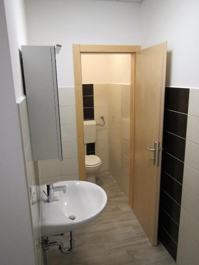 Pod Orehi Bed & Breakfast Postojna Luaran gambar