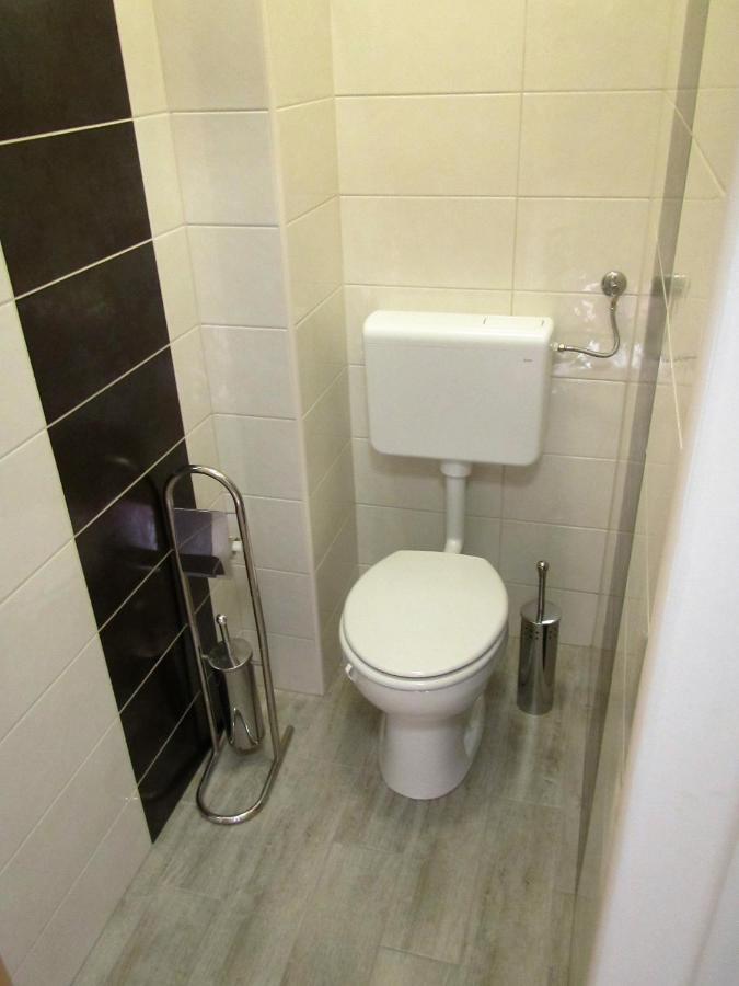Pod Orehi Bed & Breakfast Postojna Luaran gambar