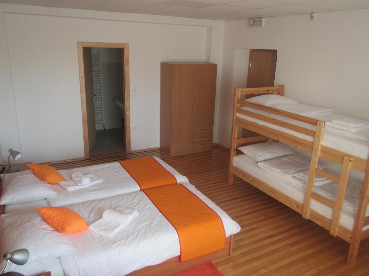 Pod Orehi Bed & Breakfast Postojna Luaran gambar